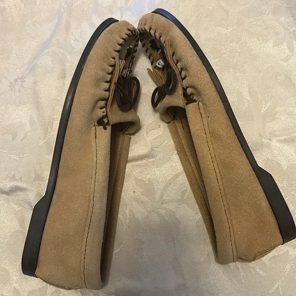 Ladies Minnetonka size 9 moccasins - Picture 4 of 8
